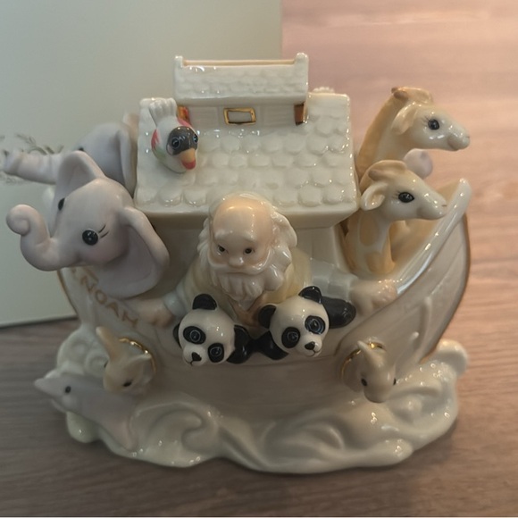 Lenox Noah's Ark Bank - Picture 2 of 8